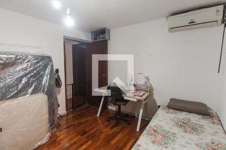 Casa à venda com 280m², 3 quartos e 4 vagas Casa à venda com 280m², 3 quartos e 4 vagasQuarto 1