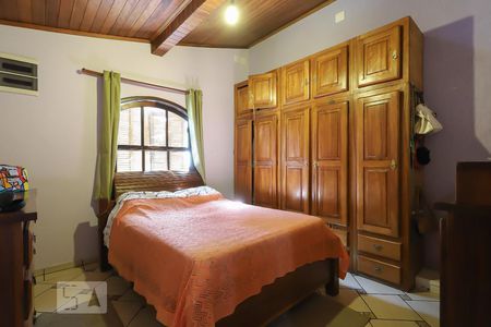 Suíte de casa à venda com 3 quartos, 200m² em Vila Vitório Mazzei, São Paulo