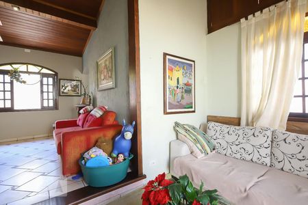 Sala de casa à venda com 3 quartos, 200m² em Vila Vitório Mazzei, São Paulo