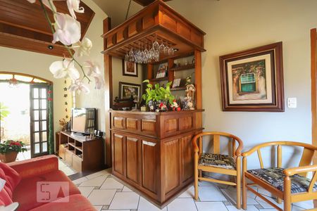 Sala de casa à venda com 3 quartos, 200m² em Vila Vitório Mazzei, São Paulo