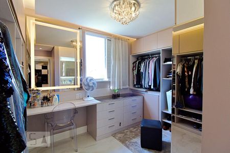 Apartamento à venda com 64m², 3 quartos e 1 vagaCloset da Suíte