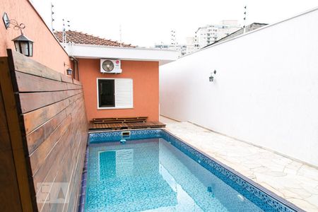 Casa à venda com 200m², 3 quartos e 4 vagasPiscina