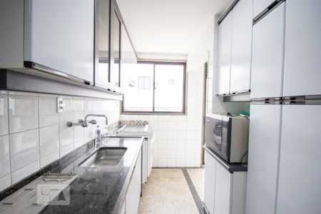 Apartamento para alugar com 250m², 3 quartos e 2 vagasCozinha