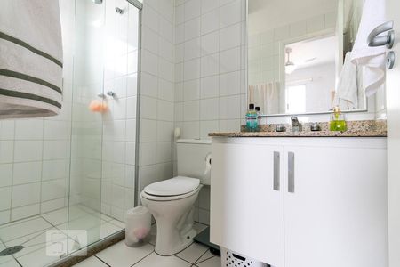Apartamento à venda com 76m², 2 quartos e 2 vagasBanheiro da Suíte
