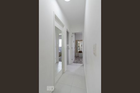 Apartamento à venda com 76m², 2 quartos e 2 vagasCorredor