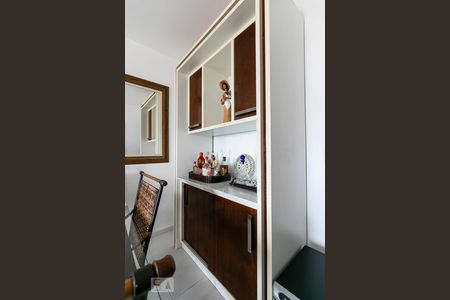 Apartamento à venda com 76m², 2 quartos e 2 vagasSala - Armário