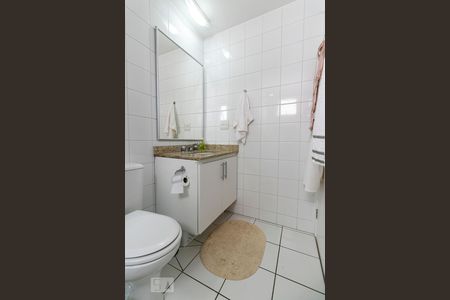 Apartamento à venda com 76m², 2 quartos e 2 vagasBanheiro da Suíte