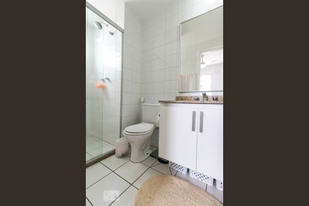 Apartamento à venda com 76m², 2 quartos e 2 vagasBanheiro da Suíte