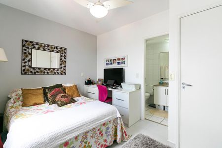 Apartamento à venda com 76m², 2 quartos e 2 vagasSuíte