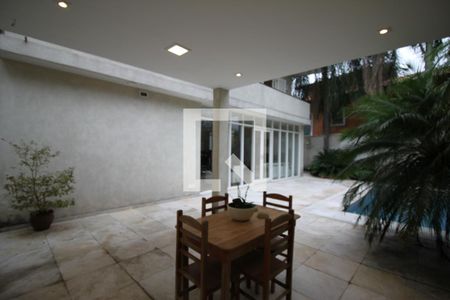 Casa à venda com 400m², 4 quartos e 5 vagasÁrea comum - Churrasqueira