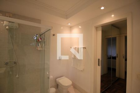 Casa à venda com 400m², 4 quartos e 5 vagasBanheiro da Suíte 3