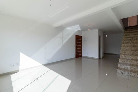 Sala de Estar de casa à venda com 3 quartos, 150m² em Sítio do Morro, São Paulo