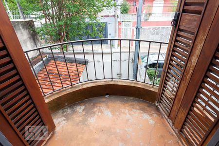 Casa à venda com 280m², 3 quartos e 2 vagas Casa à venda com 280m², 3 quartos e 2 vagasVaranda