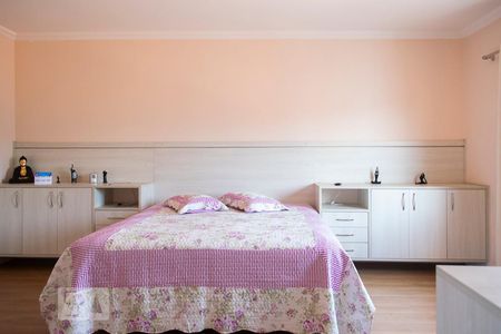 Casa à venda com 302m², 3 quartos e 6 vagas Casa à venda com 302m², 3 quartos e 6 vagasQUARTO 1