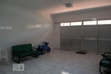 Casa à venda com 302m², 3 quartos e 6 vagas Casa à venda com 302m², 3 quartos e 6 vagasGARAGEM