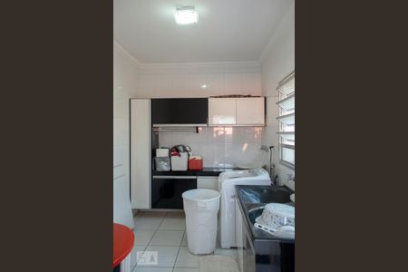 Casa à venda com 302m², 3 quartos e 6 vagas Casa à venda com 302m², 3 quartos e 6 vagasÁREA DE SERVIÇO