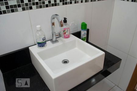 Casa à venda com 302m², 3 quartos e 6 vagas Casa à venda com 302m², 3 quartos e 6 vagasBANHEIRO