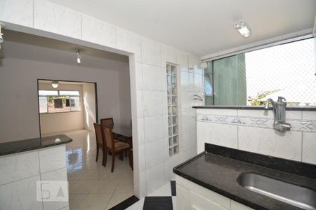 Apartamento à venda com 70m², 2 quartos e sem vagaCozinha e Área de Serviço