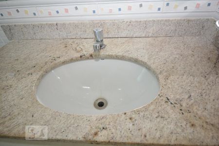 Apartamento à venda com 70m², 2 quartos e sem vagaBanheiro