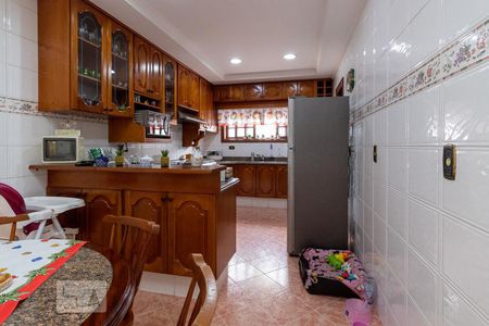 Casa à venda com 350m², 4 quartos e 8 vagasCozinha - Armários