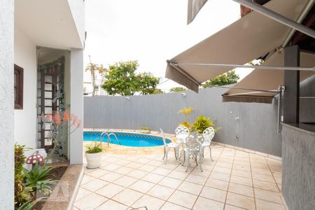 Casa à venda com 350m², 4 quartos e 8 vagasPiscina