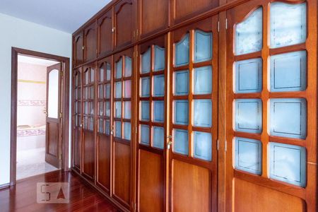 Casa à venda com 350m², 4 quartos e 8 vagasSuíte 3