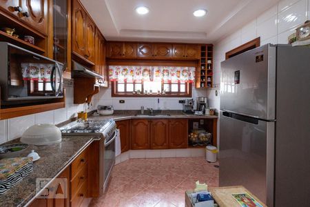 Casa à venda com 350m², 4 quartos e 8 vagasCozinha - Armários