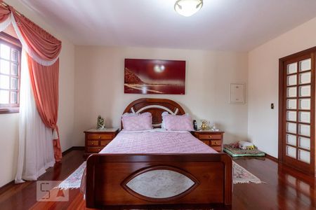 Casa à venda com 350m², 4 quartos e 8 vagasSuíte master