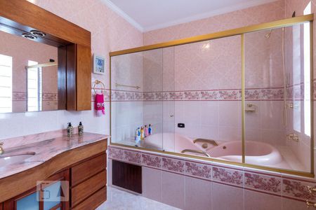 Casa à venda com 350m², 4 quartos e 8 vagasBanheiro da Suíte 3