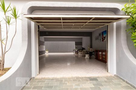 Casa à venda com 350m², 4 quartos e 8 vagasGaragem