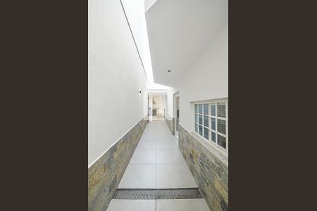 Casa à venda com 457m², 4 quartos e 6 vagas Casa à venda com 457m², 4 quartos e 6 vagasCorredor