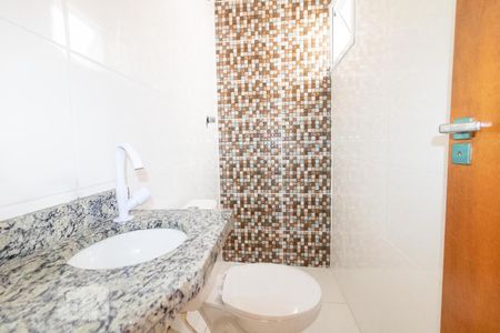 Banheiro  de apartamento à venda com 2 quartos, 43m² em Parque das Nações, Santo André