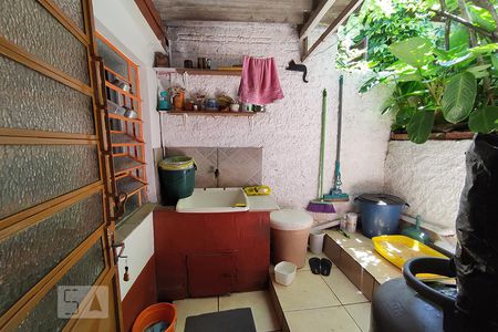 Casa à venda com 180m², 5 quartos e 1 vaga Casa à venda com 180m², 5 quartos e 1 vagaÁrea Externa