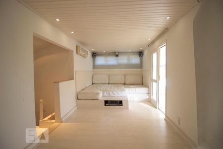 Casa à venda com 1140m², 8 quartos e 8 vagasCinema
