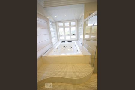 Casa à venda com 1140m², 8 quartos e 8 vagasBanheiro da Suíte 3