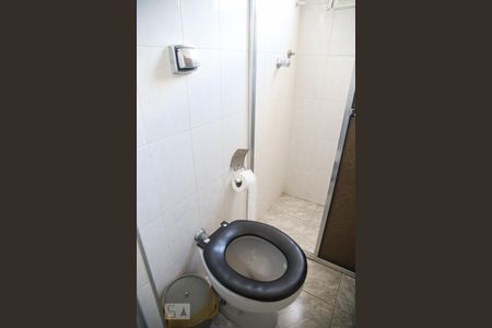 Casa à venda com 472m², 4 quartos e 2 vagas Casa à venda com 472m², 4 quartos e 2 vagasBanheiro da Suíte