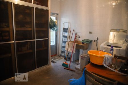 Casa à venda com 472m², 4 quartos e 2 vagas Casa à venda com 472m², 4 quartos e 2 vagasLavanderia