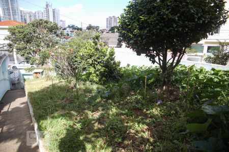 Casa à venda com 472m², 4 quartos e 2 vagas Casa à venda com 472m², 4 quartos e 2 vagasQuintal
