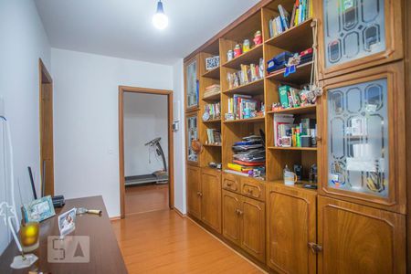 Casa à venda com 460m², 5 quartos e 7 vagasHall - Piso superior