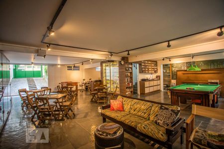 Casa à venda com 460m², 5 quartos e 7 vagasSalão