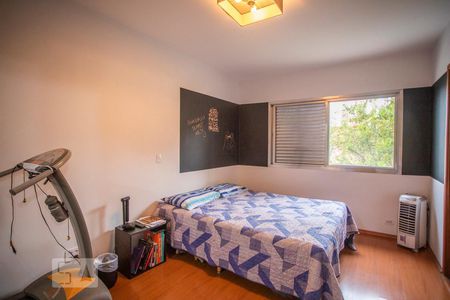 Casa à venda com 460m², 5 quartos e 7 vagasSuíte 1