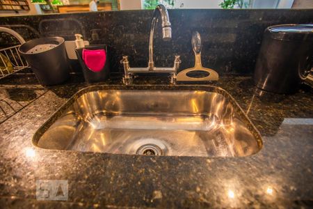 Casa à venda com 460m², 5 quartos e 7 vagasSalão - Churrasqueira