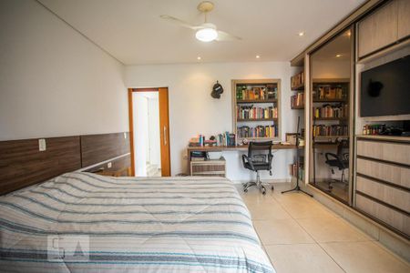 Casa à venda com 460m², 5 quartos e 7 vagasSuíte 5