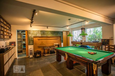 Casa à venda com 460m², 5 quartos e 7 vagasSalão