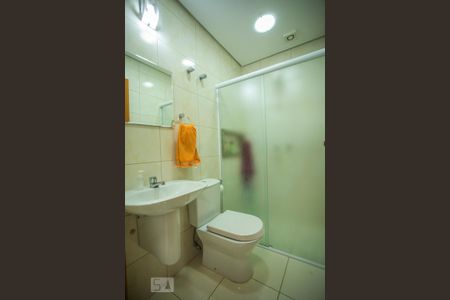 Casa à venda com 460m², 5 quartos e 7 vagasBanheiro de Serviço