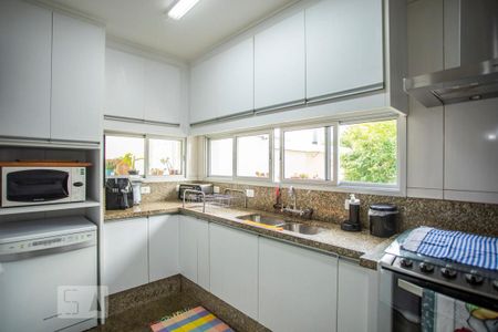 Casa à venda com 460m², 5 quartos e 7 vagasCozinha