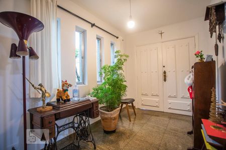 Casa à venda com 460m², 5 quartos e 7 vagasHall