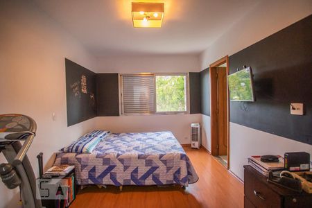 Casa à venda com 460m², 5 quartos e 7 vagasSuíte 1