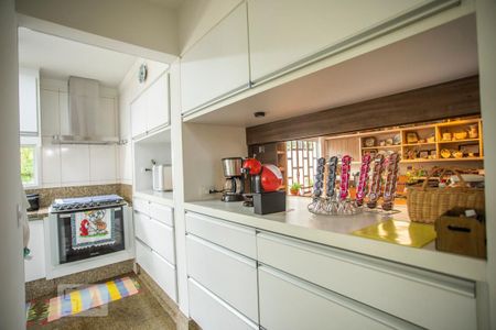 Casa à venda com 460m², 5 quartos e 7 vagasCozinha