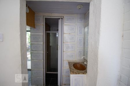 Banheiro de kitnet/studio para alugar com 2 quartos, 50m² em Recreio dos Bandeirantes, Rio de Janeiro